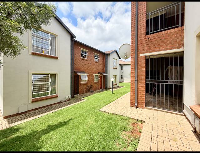 2 bed property for sale in TERENURE